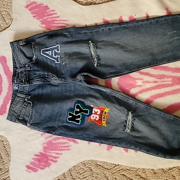 New Jr. Size 5 Jeans. Ultra High Rise Jeans - Embroidered Patches - Distressed - Picture 5 of 5